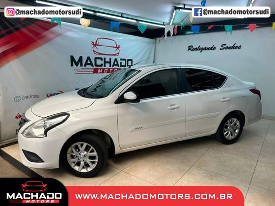 NISSAN VERSA 1.6 16V FLEX SV 4P XTRONIC NISSAN VERSA 1.6 16V FLEX SV 4P XTRONIC